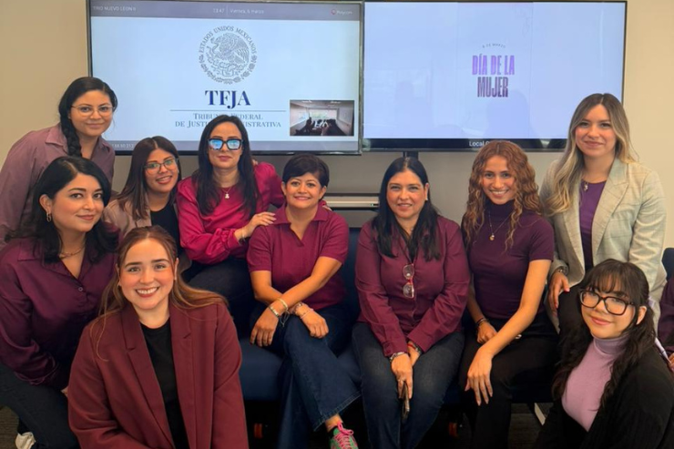 Tercera Sala Regional en Nuevo realiza foto conmemorativa en el marco del 8M